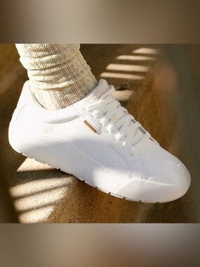 Dr. Scholl's White Lace-Up Sneakers with Beige Collar